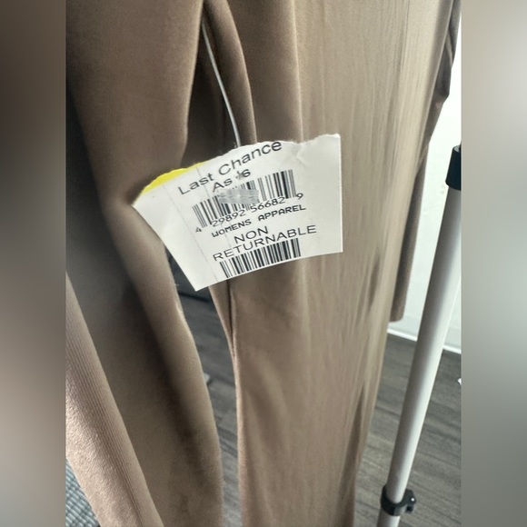 River Island Brown Button Detail Knitted Dress Size 6 NWT - Picture 14 of 15